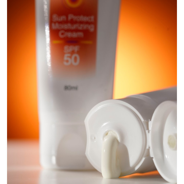 Зволожувальний сонцезахисний крем SPF-50, 80мл